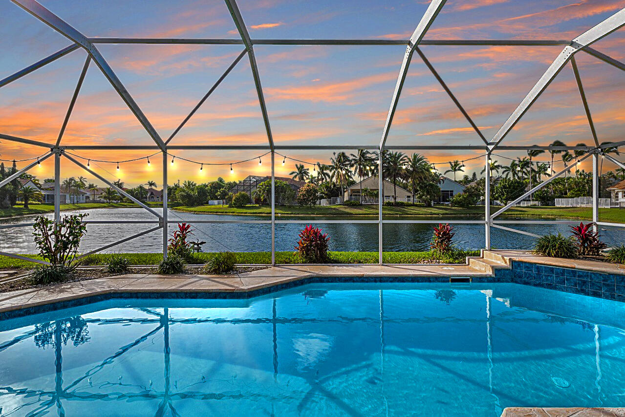 10672 St Thomas Drive Boca Raton, FL 33498 - Photo 4 of 45 Twilight Pool and Lake