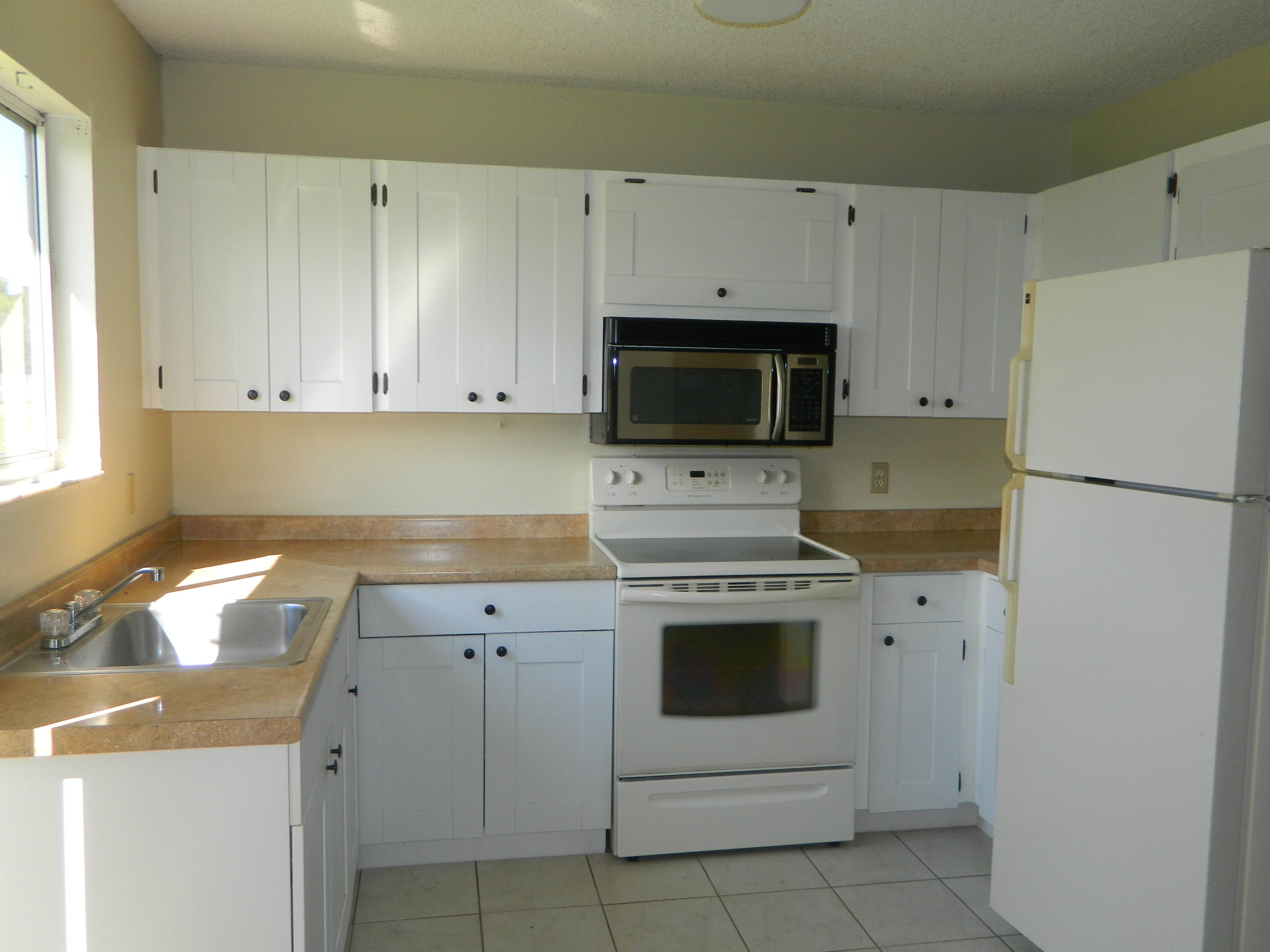 2342 Southeast Merrill Road Port St. Lucie, FL 34952 - Photo 8 of 17 Kitchen