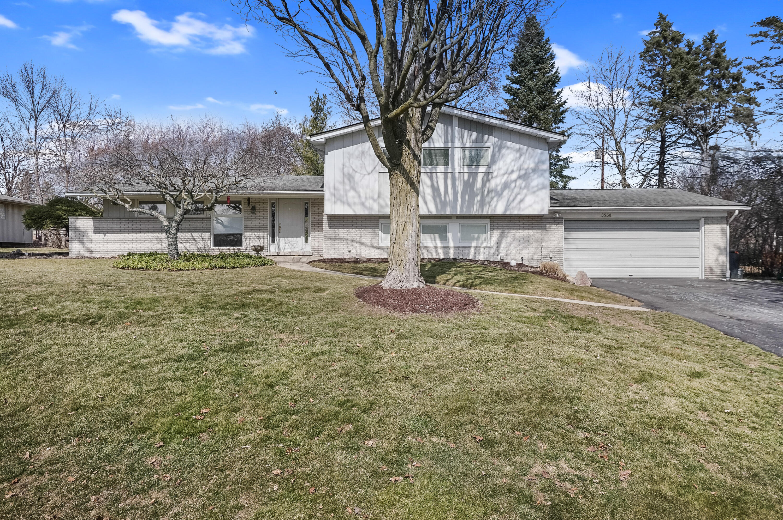 5538 Raven Road Bloomfield Hills, MI 48301 - Photo 3 of 23 DSC08992