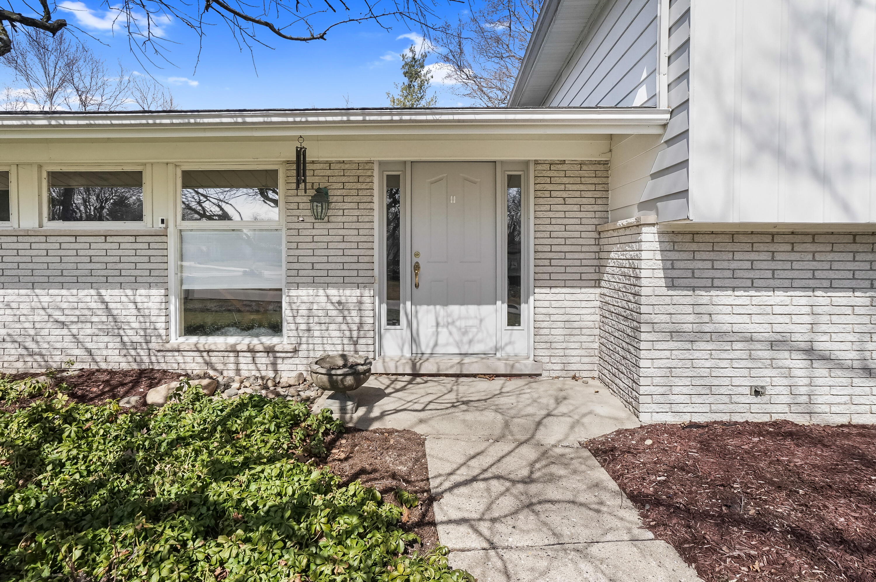 5538 Raven Road Bloomfield Hills, MI 48301 - Photo 4 of 23 DSC09007