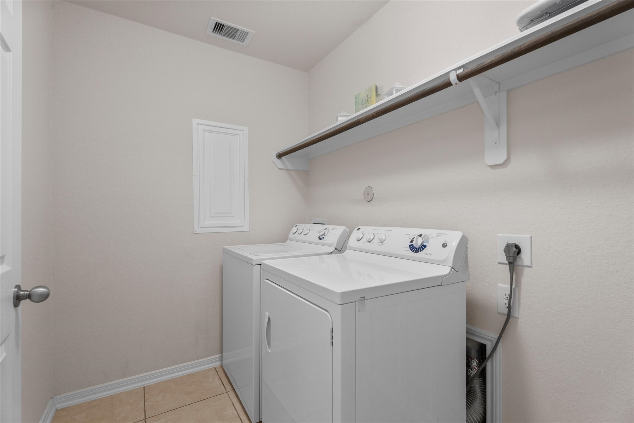 2615 Magnolia Fair Way Spring, TX 77386 - Photo 20 of 22 a utility room with dryer and washer