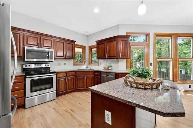 $510,000 | 12907 Connell, Overland Park, KS 66213