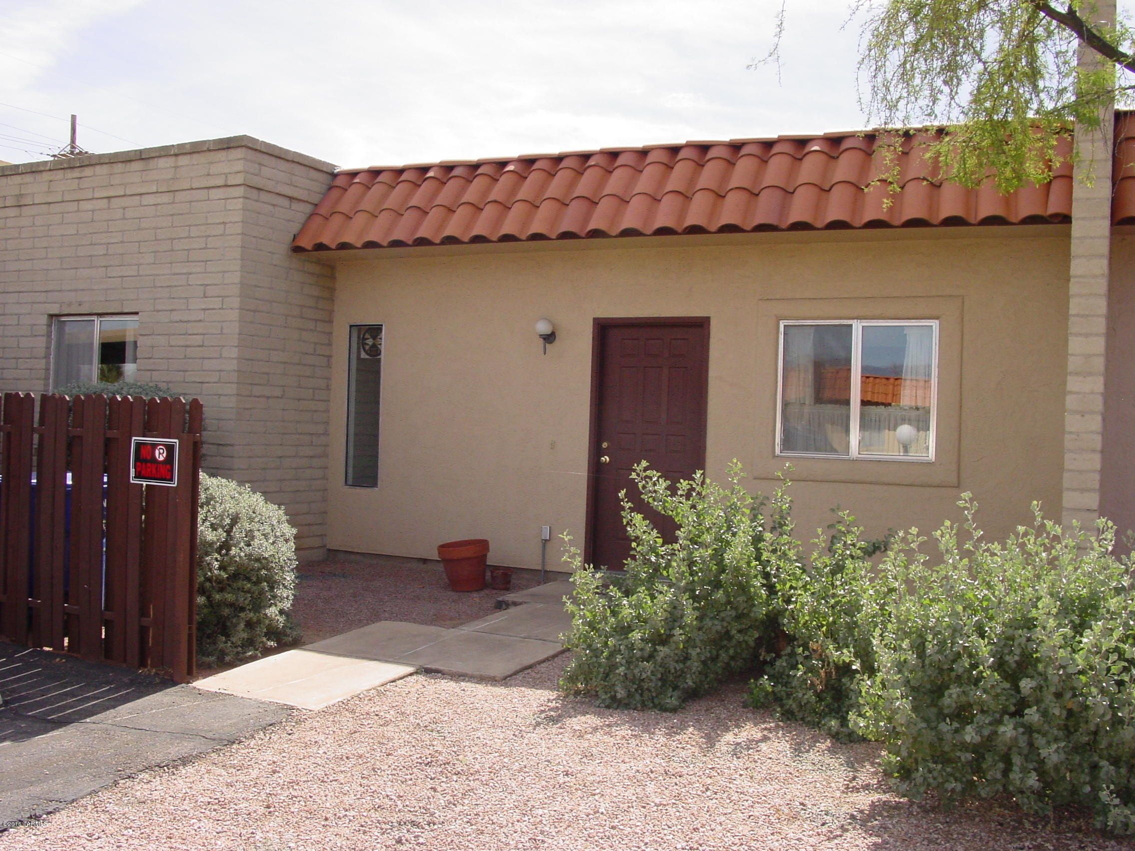 964 South Pantano Road Tucson, AZ 85710 - Photo 1 of 20