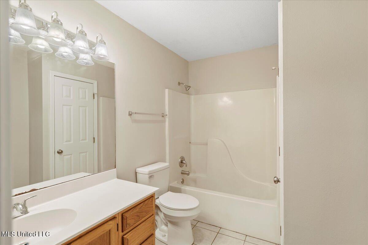3603 Reeves Lane Ocean Springs, MS 39564 - Photo 23 of 31 22-Bathroom 2