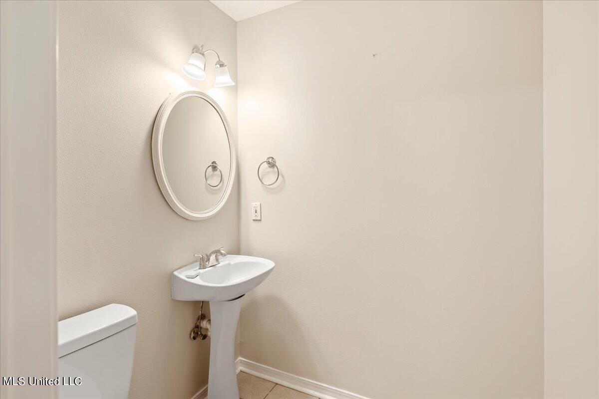 3603 Reeves Lane Ocean Springs, MS 39564 - Photo 5 of 31 23-Half Bath