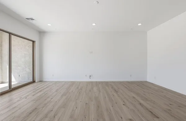 $4,250 | 2517 East Presidio Street, Mesa, AZ 85213