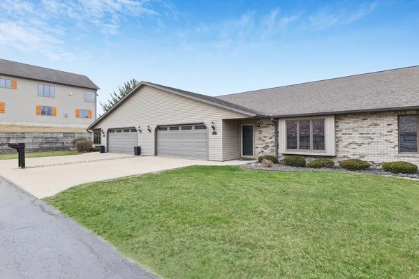 $329,900 | 118 5th Street, Unit 2, Fulton, IL 61252