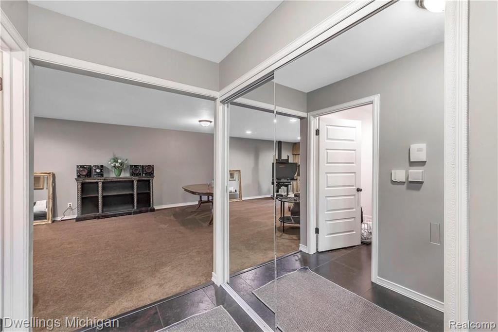 29726 Pine Ridge Circle Farmington Hills, MI 48331 - Photo 8 of 34