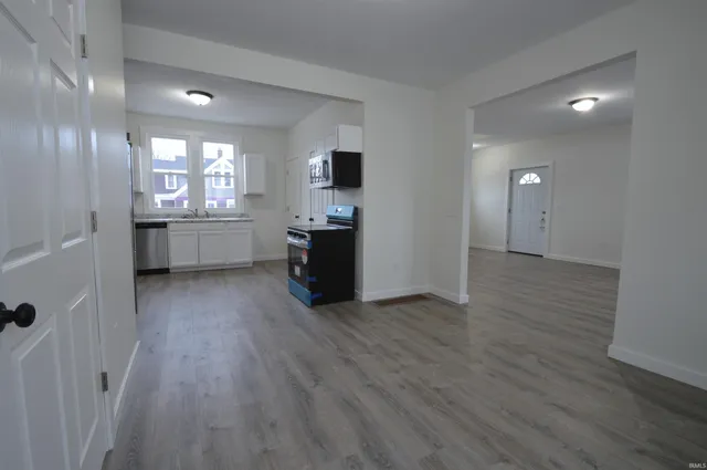 $215,000 | 925 Archer Avenue, Fort Wayne, IN 46808