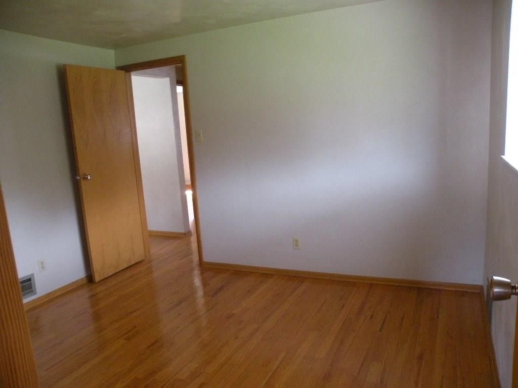 561 Wible Run Road Pittsburgh, PA 15209 - Photo 11 of 16