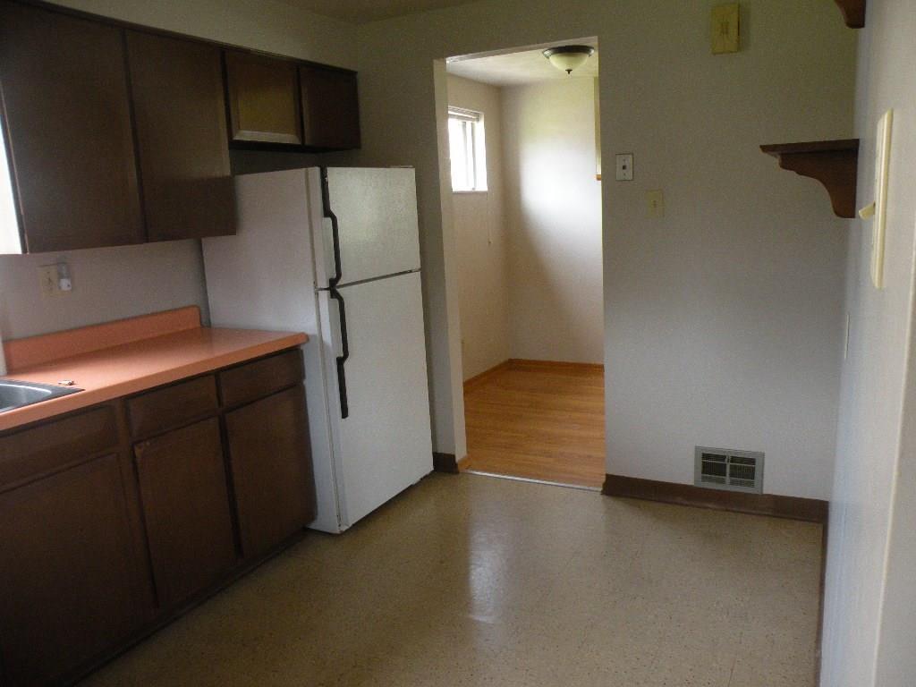 561 Wible Run Road Pittsburgh, PA 15209 - Photo 4 of 16