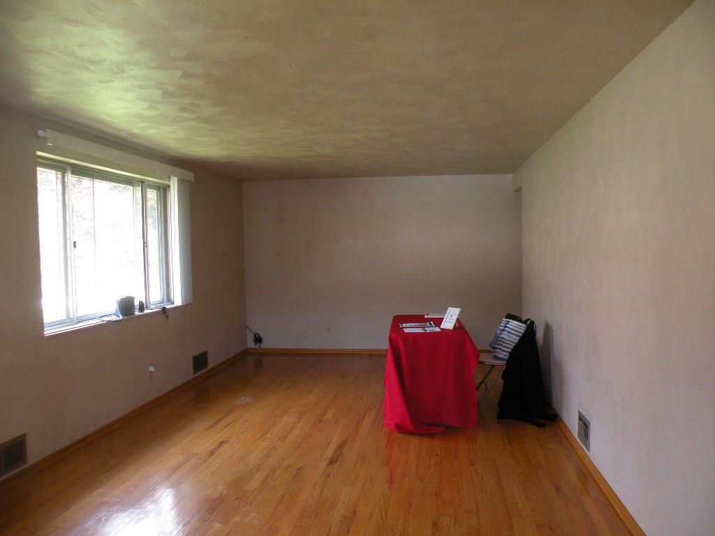 561 Wible Run Road Pittsburgh, PA 15209 - Photo 8 of 16