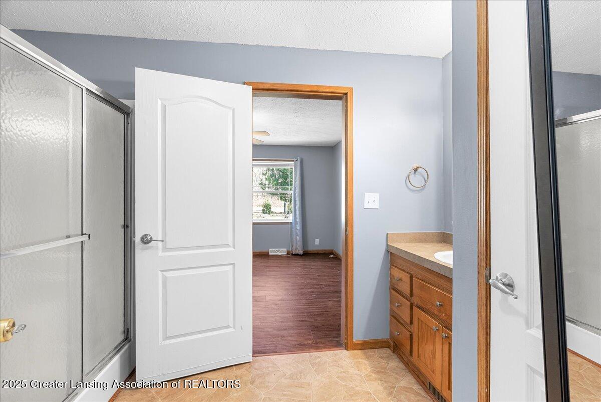 16445 29 Mile Road Albion, MI 49224 - Photo 16 of 37 Full Bath