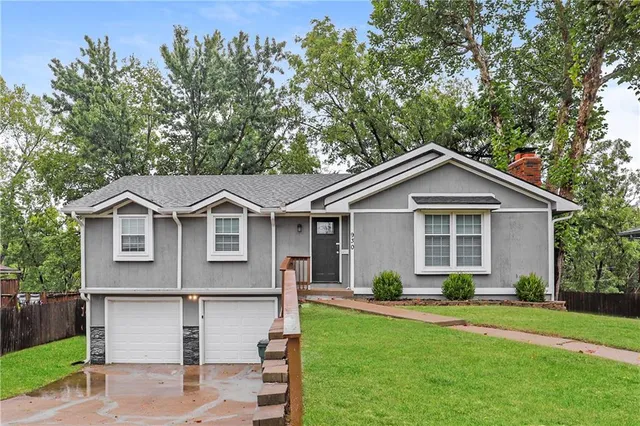 $2,225 | 930 Josela Court, Leavenworth, KS 66048