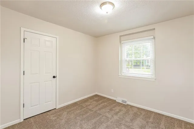 $2,225 | 930 Josela Court, Leavenworth, KS 66048