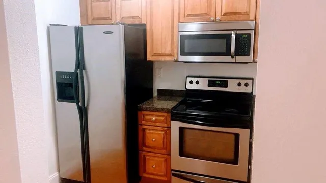 $1,950 | 13961 Southwest 91st Terrace, Unit 13961, Miami, FL 33186