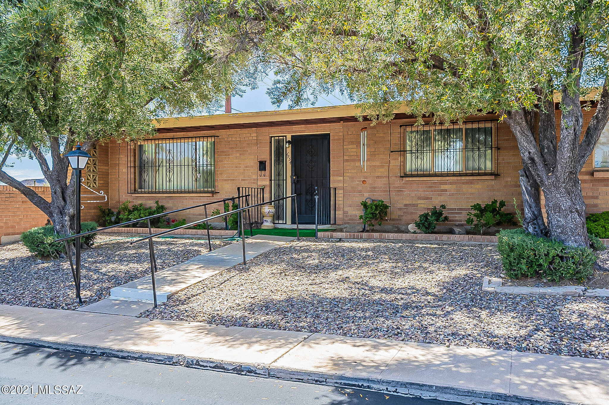 1954 West Anklam Road Tucson, AZ 85745 - Photo 1 of 28 Gallery Image 1