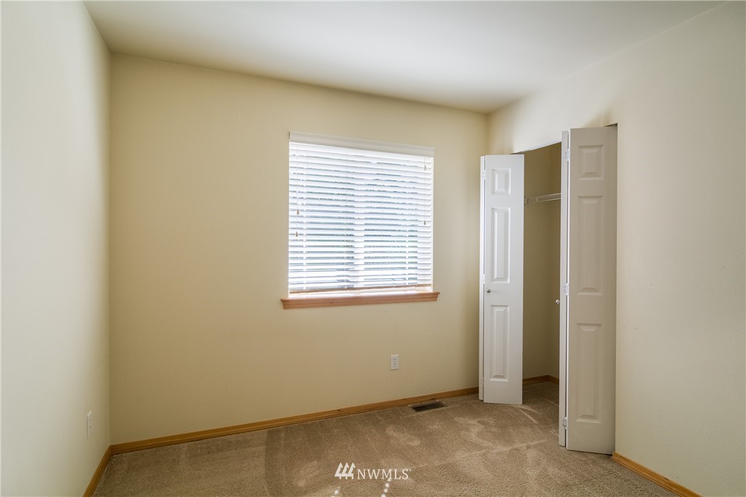 7432 Upper Ridge Road Everett, WA 98203 - Photo 16 of 32 an empty room with windows