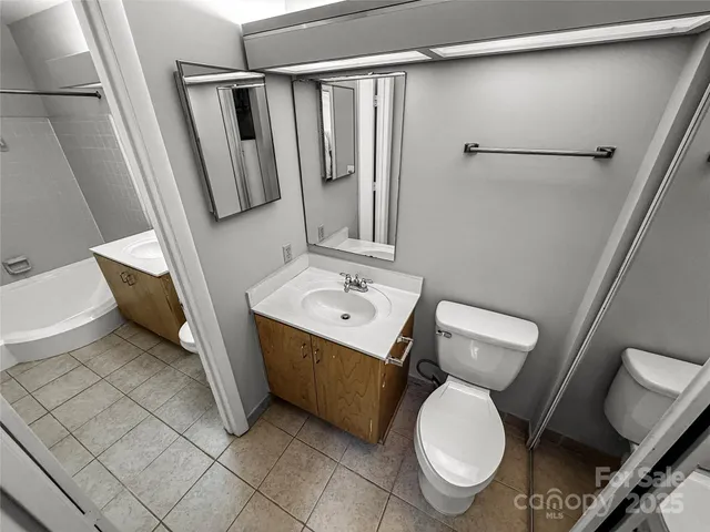 $128,900 | 4824 Spring Lake Drive, Unit E, Charlotte, NC 28212