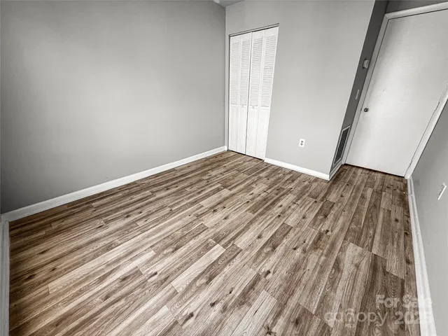 $128,900 | 4824 Spring Lake Drive, Unit E, Charlotte, NC 28212