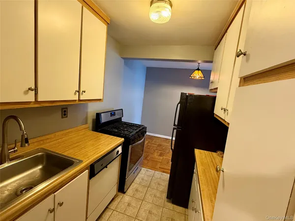 $1,800 | 277 Bronx River Road, Unit 3M, Yonkers, NY 10704
