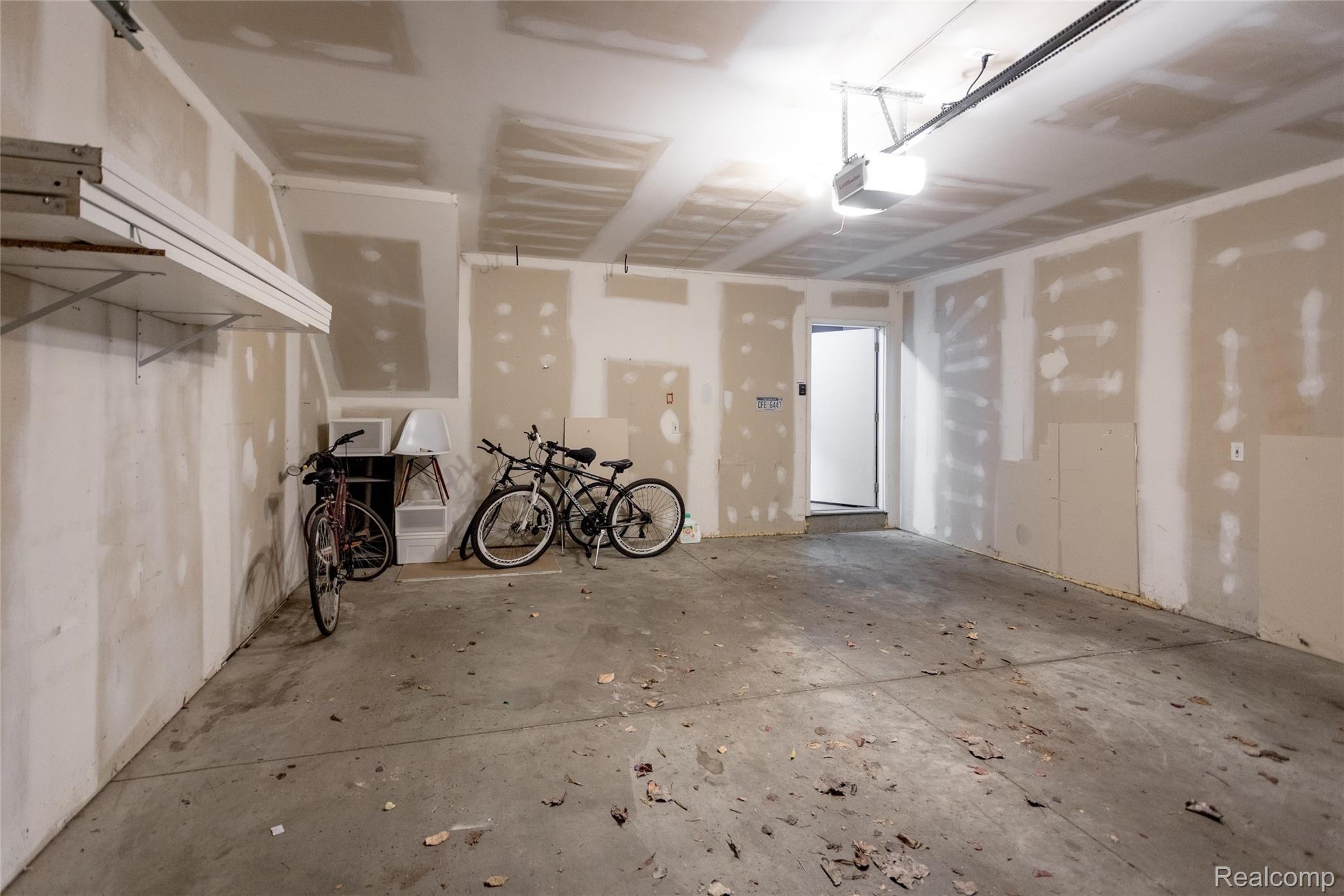 2552 John R Street, Unit 4 Detroit, MI 48201 - Photo 24 of 58 Garage