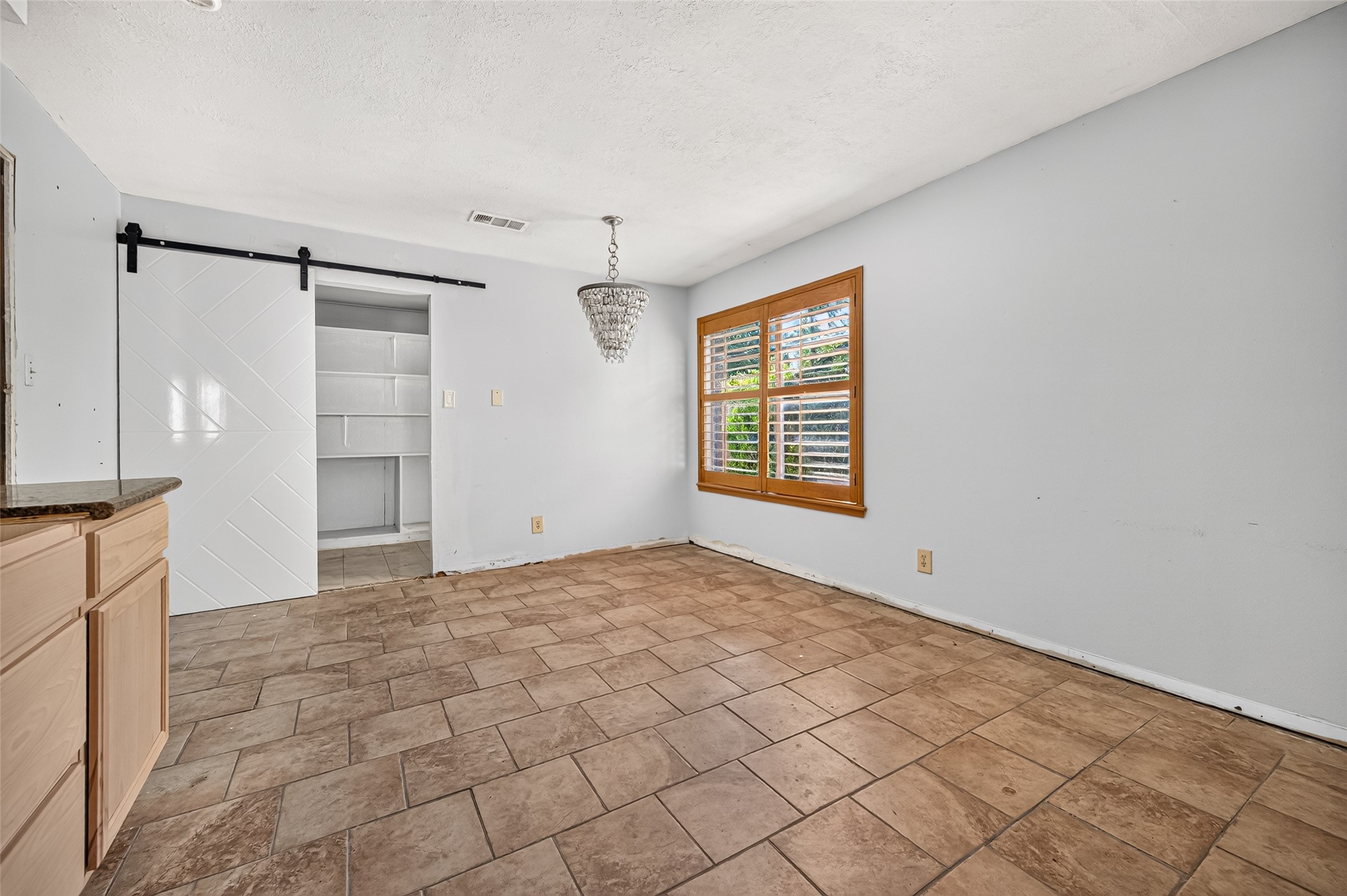 10211 Kerr Lane Conroe, TX 77385 - Photo 27 of 45 Dining area with pantry