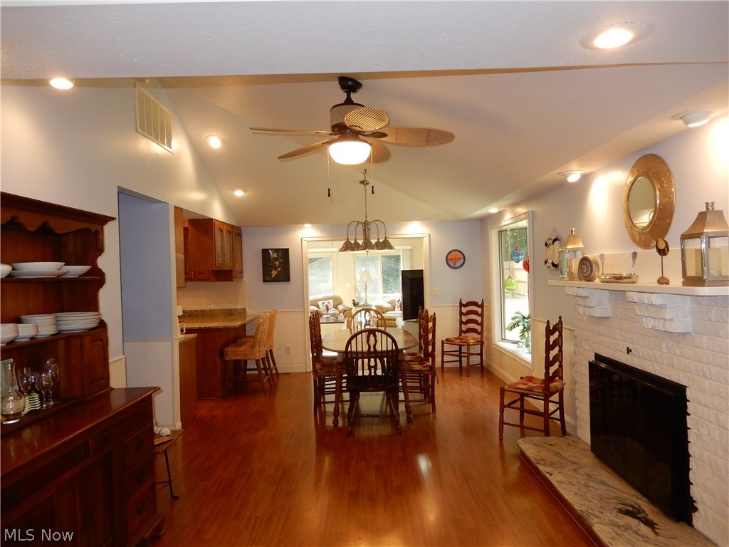 830 Evelyn Road Put In Bay, OH 43456 - Photo 4 of 20 Gallery Image 4
