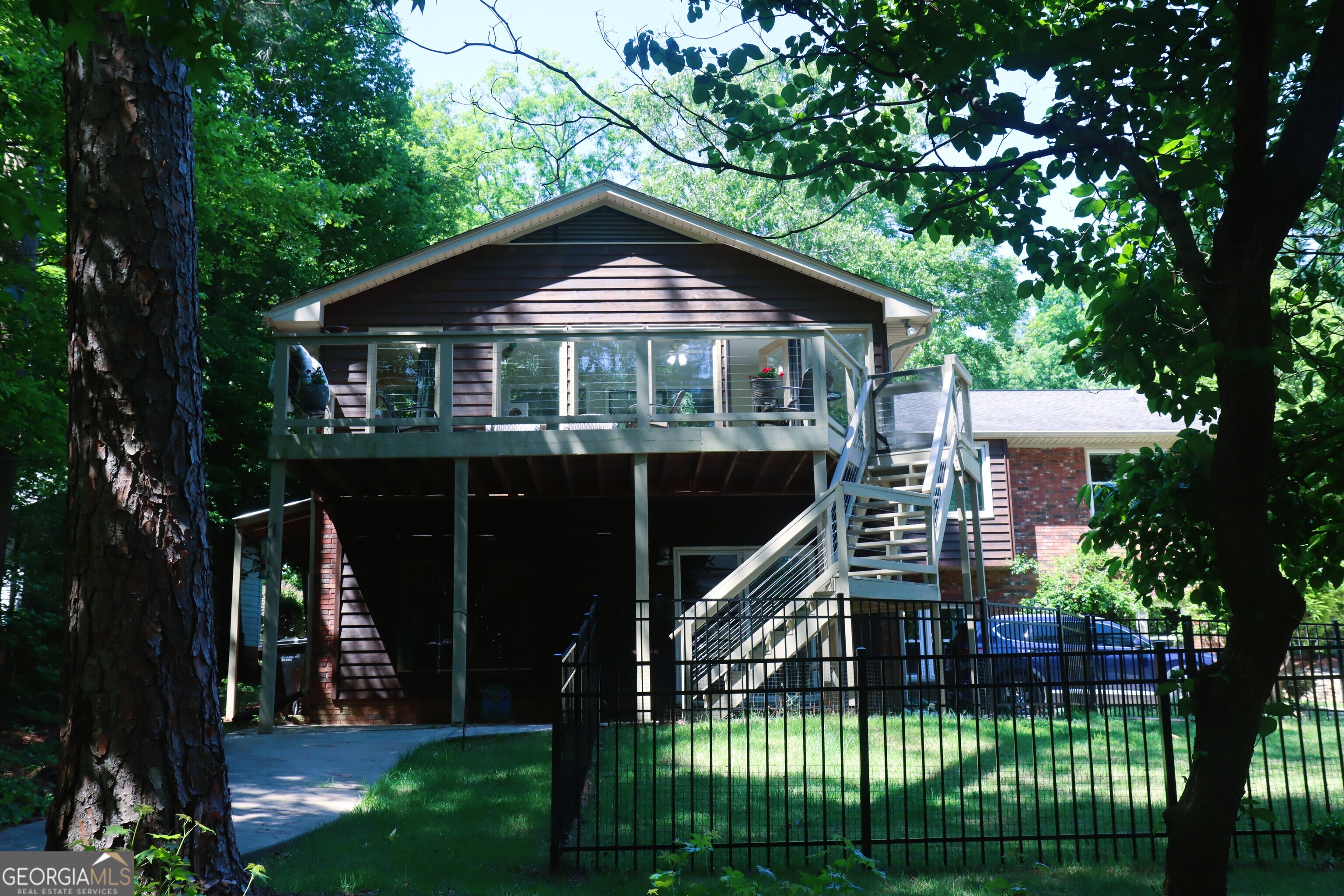 674 Ridgewood Drive Hartwell, GA 30643 - Photo 2 of 11
