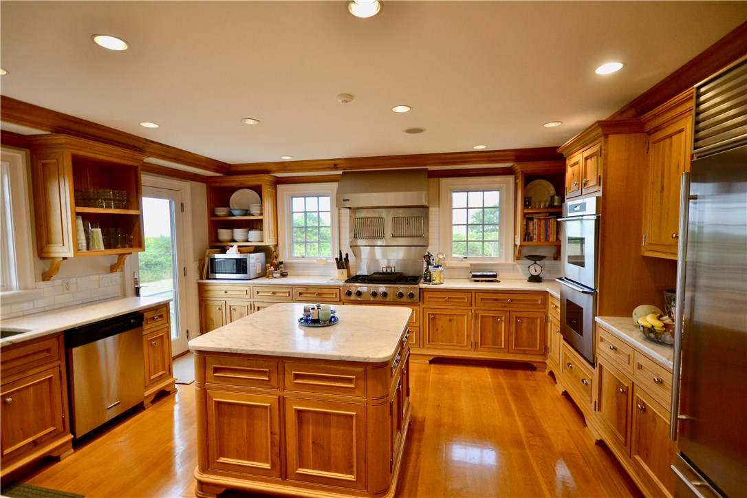 1428 Cooneymus Road Block Island, RI 02807 - Photo 5 of 24 Gallery Image 5
