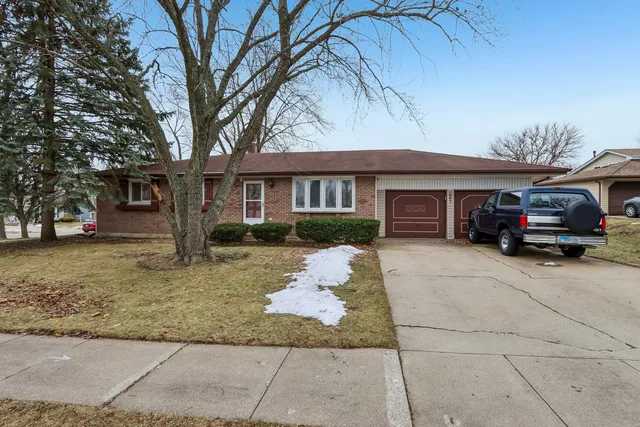 $339,999 | 641 Winthrop Avenue, Glendale Heights, IL 60139