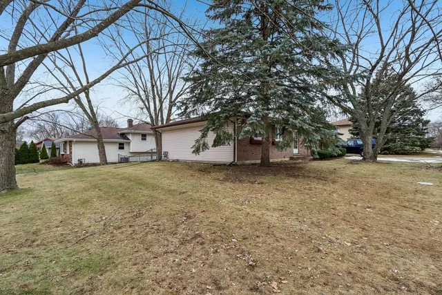 $339,999 | 641 Winthrop Avenue, Glendale Heights, IL 60139