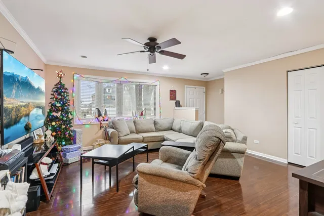 $339,999 | 641 Winthrop Avenue, Glendale Heights, IL 60139