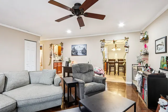 $339,999 | 641 Winthrop Avenue, Glendale Heights, IL 60139