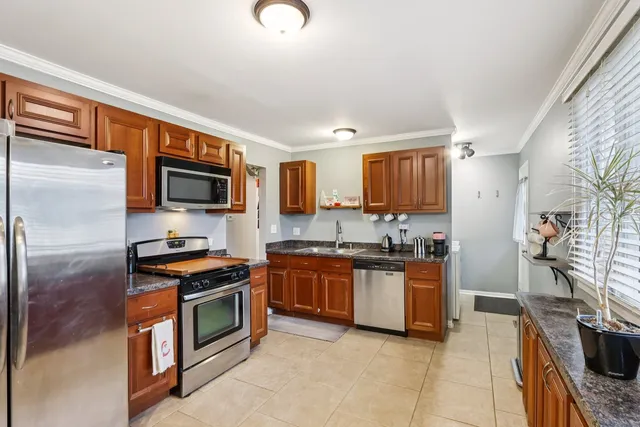 $339,999 | 641 Winthrop Avenue, Glendale Heights, IL 60139