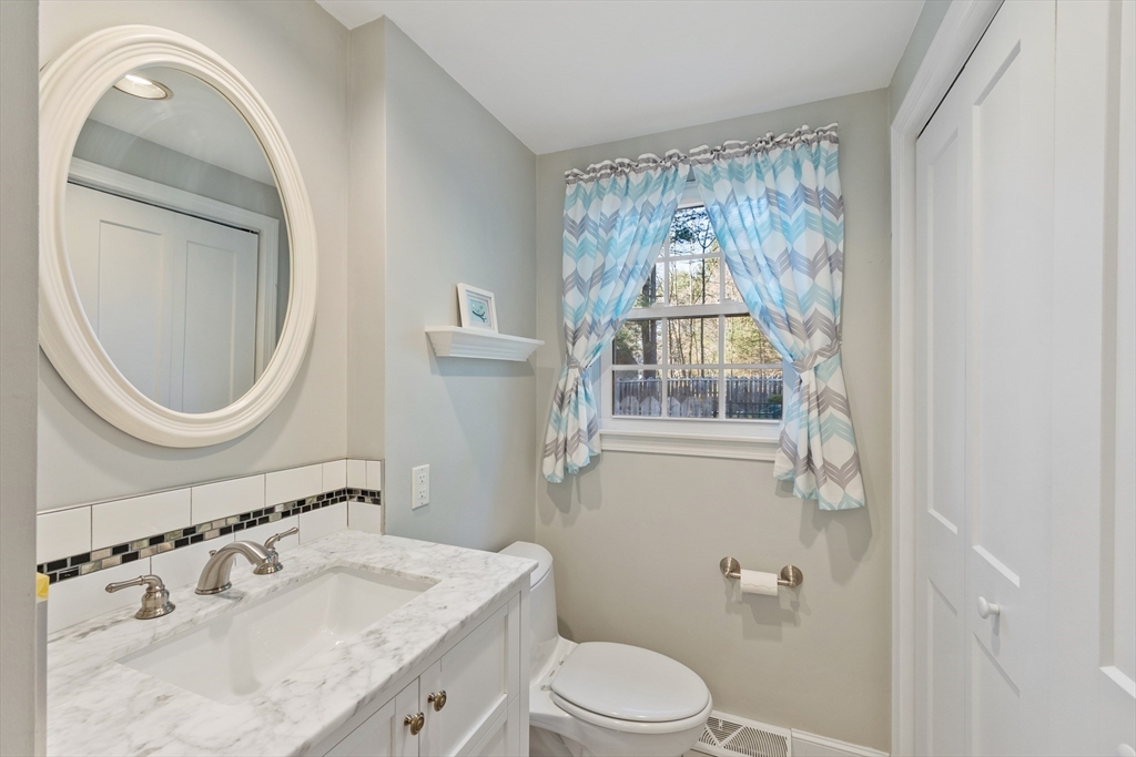 7 Long Meadow Road Westford, MA 01886 - Photo 15 of 42 Gallery Image 15