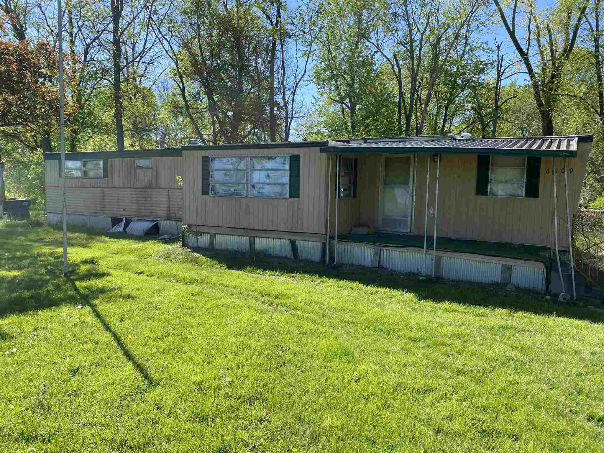 6813 West River Road Yorktown, IN 47396 - Photo 4 of 6 Gallery Image 4
