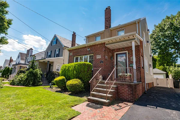 $768,000 | 533 Marcellus Road, Williston Park, NY 11596