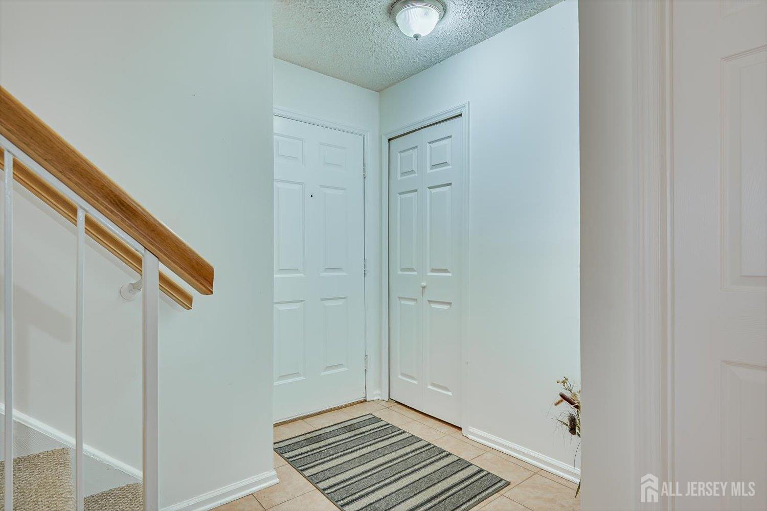 150 Prestwick Way Edison, NJ 08820 - Photo 3 of 23