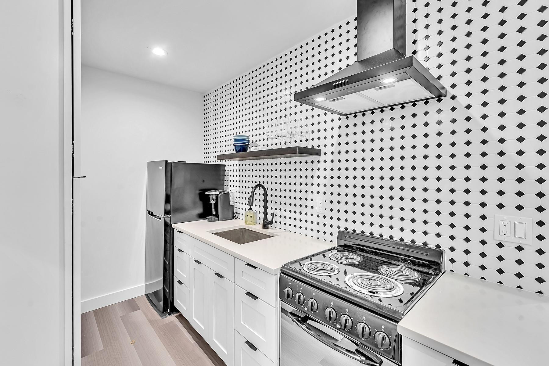 649 Northeast 16th Terrace Fort Lauderdale, FL 33304 - Photo 13 of 19 Kitchen with tons of storage