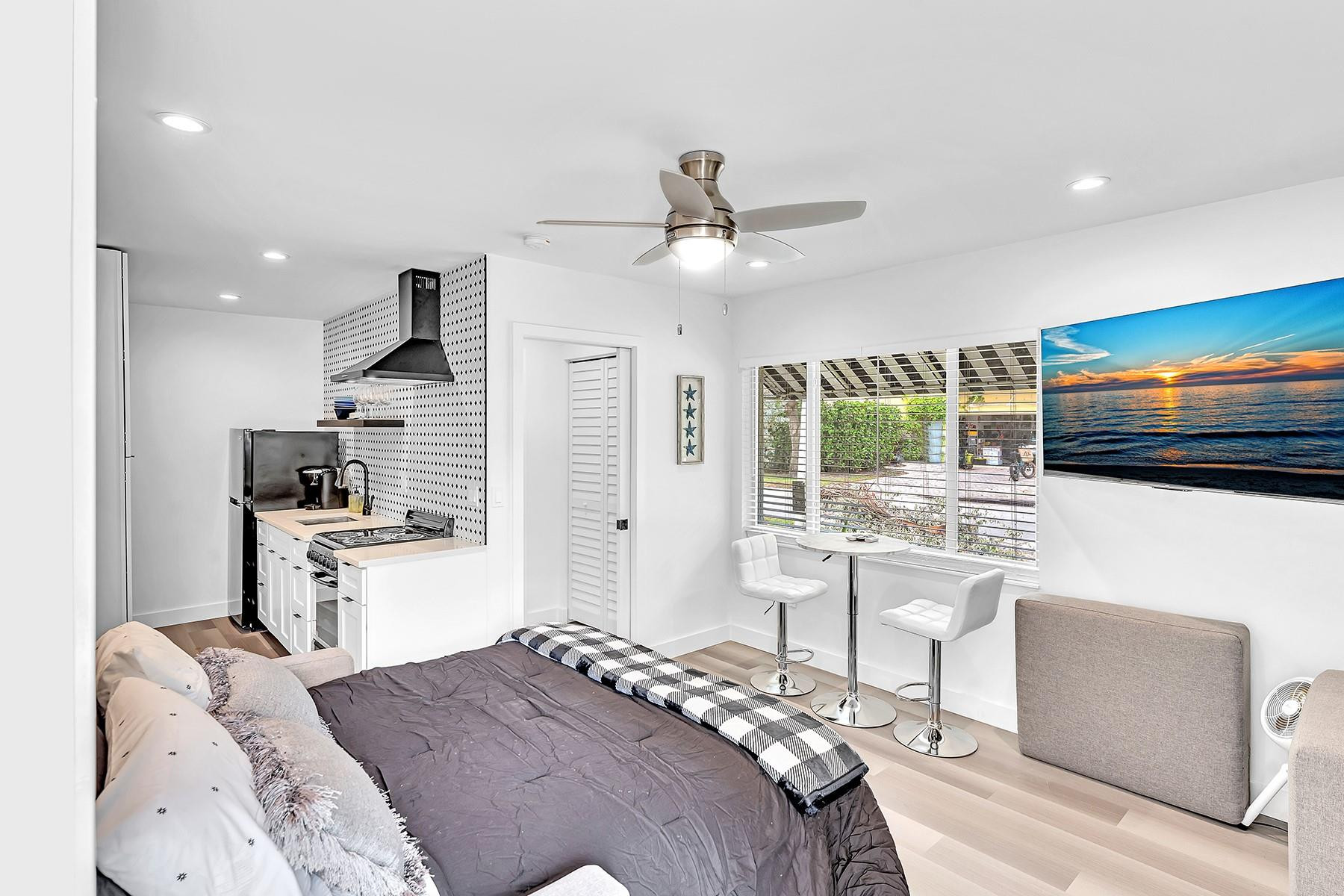 649 Northeast 16th Terrace Fort Lauderdale, FL 33304 - Photo 5 of 19 Photo 5