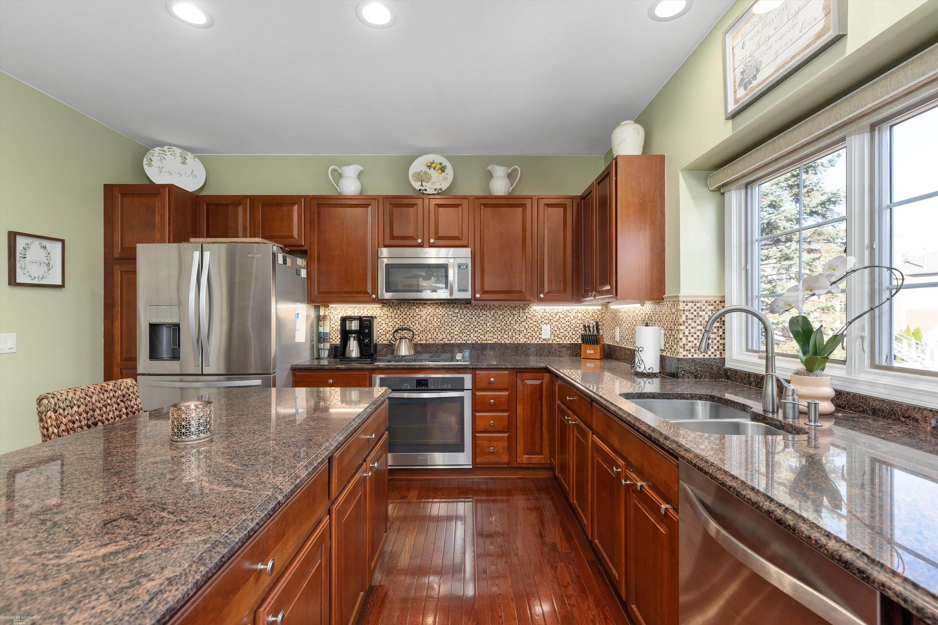559 Bedlington Drive Rochester, MI 48307 - Photo 15 of 52 50193777-c0095c53-4990-4b90-b446-4c15f9eccc21.JPG