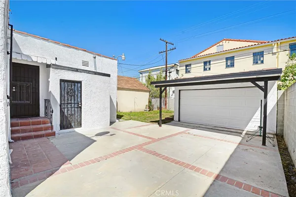 a view of a house with a garage