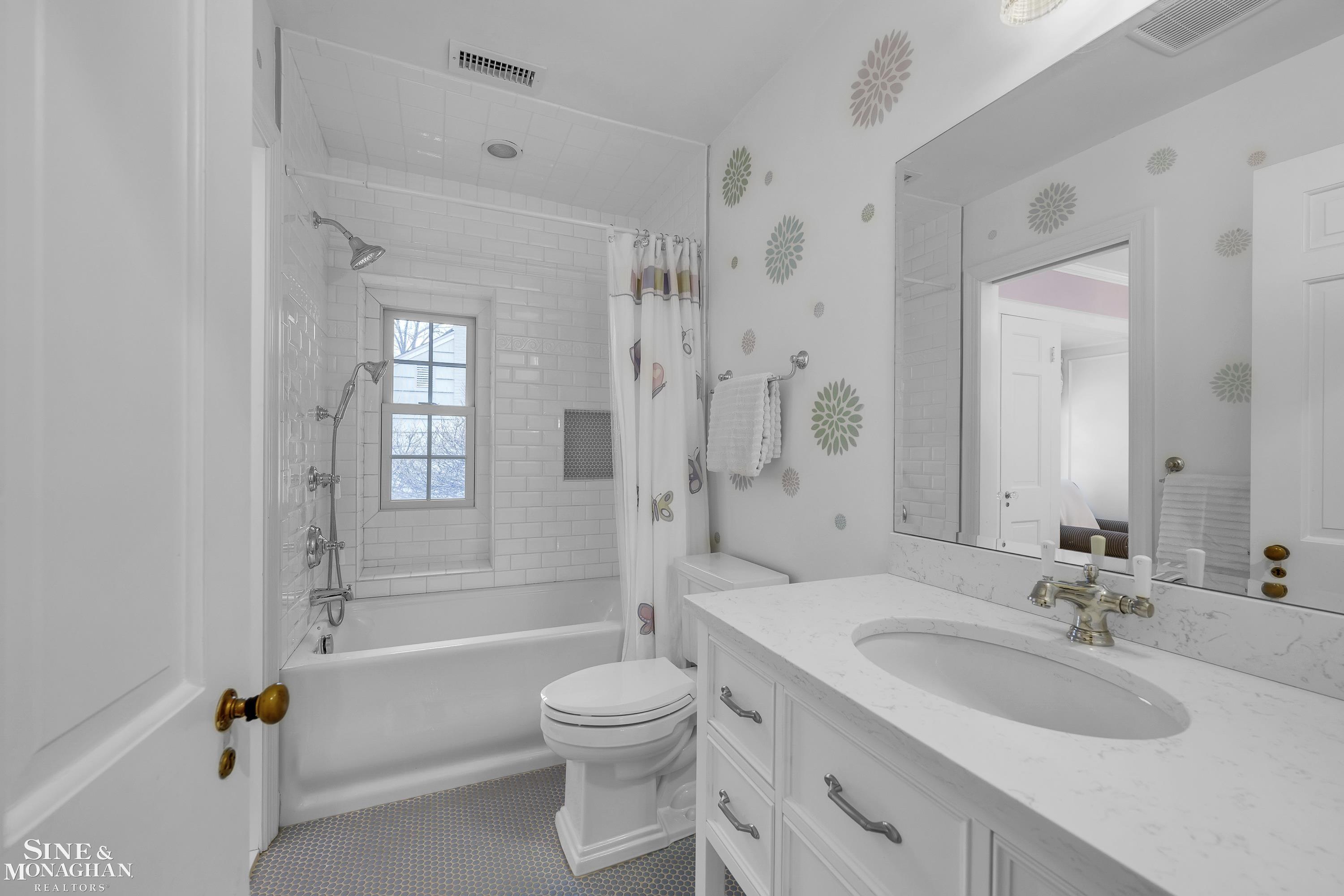 276 Cloverly Road Grosse Pointe Farms, MI 48236 - Photo 38 of 75
