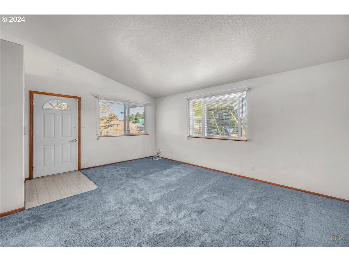705 F Street Independence, OR 97351 - Photo 4 of 39 Gallery Image 4