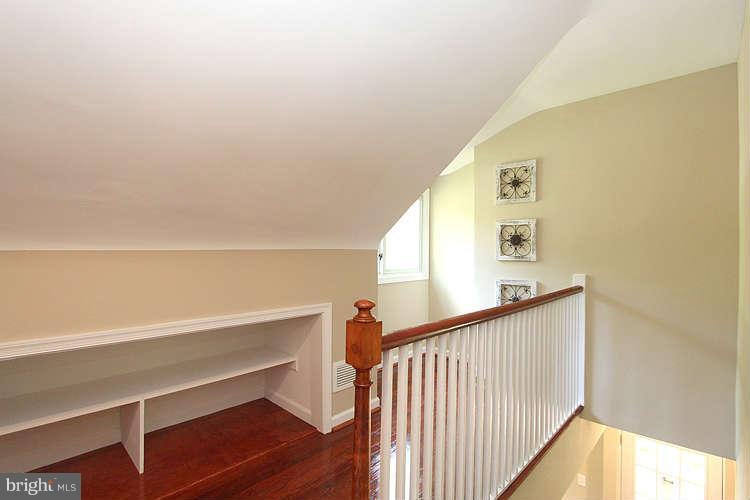 2915 Wilton Avenue Silver Spring, MD 20910 - Photo 16 of 28 Interior