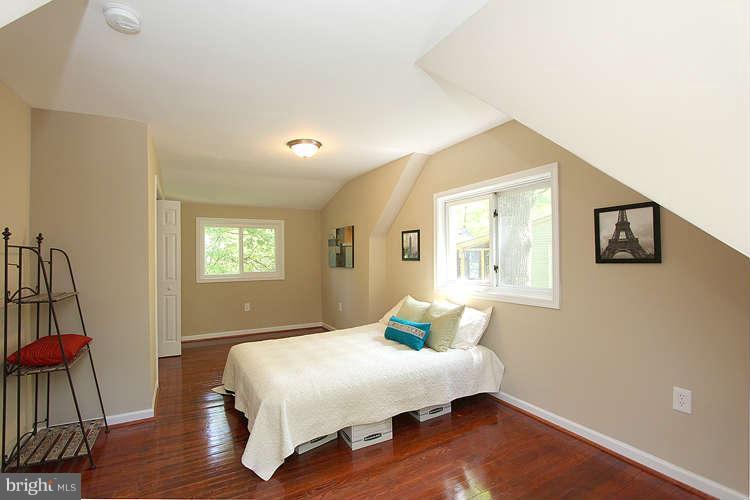 2915 Wilton Avenue Silver Spring, MD 20910 - Photo 17 of 28 Bedroom (Master)
