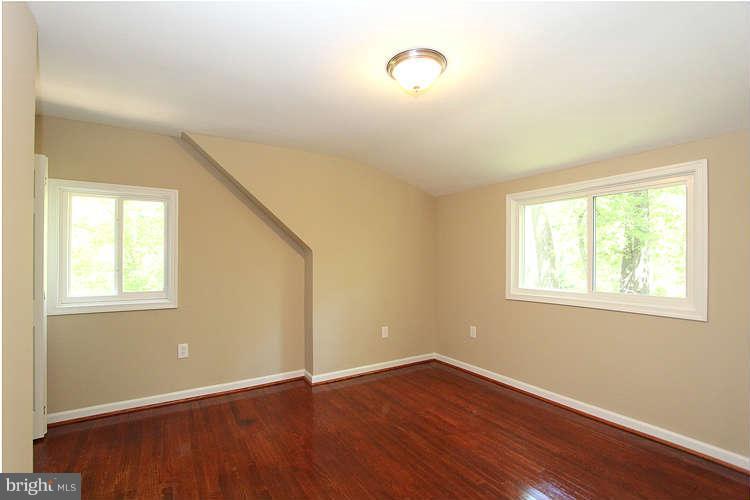 2915 Wilton Avenue Silver Spring, MD 20910 - Photo 22 of 28 2nd Bedroom on Upper Level