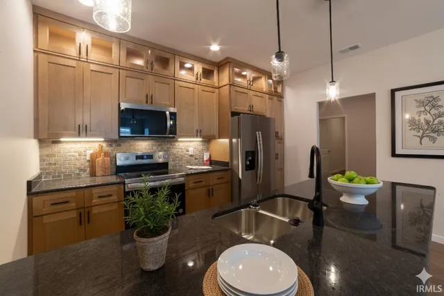 $309,000 | 6727 Ellipse Place, Evansville, IN 47715