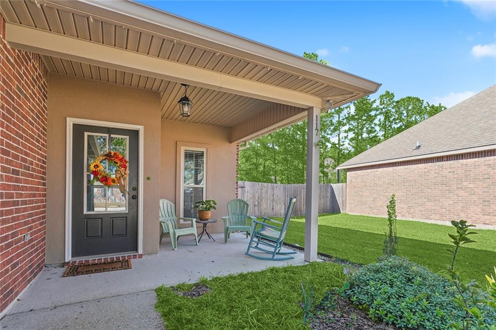 117 Meadow Spring Place Covington, LA 70435 - Photo 2 of 18